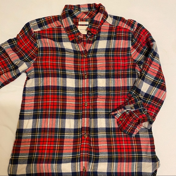 American Eagle Outfitters Tops - AE red flannel